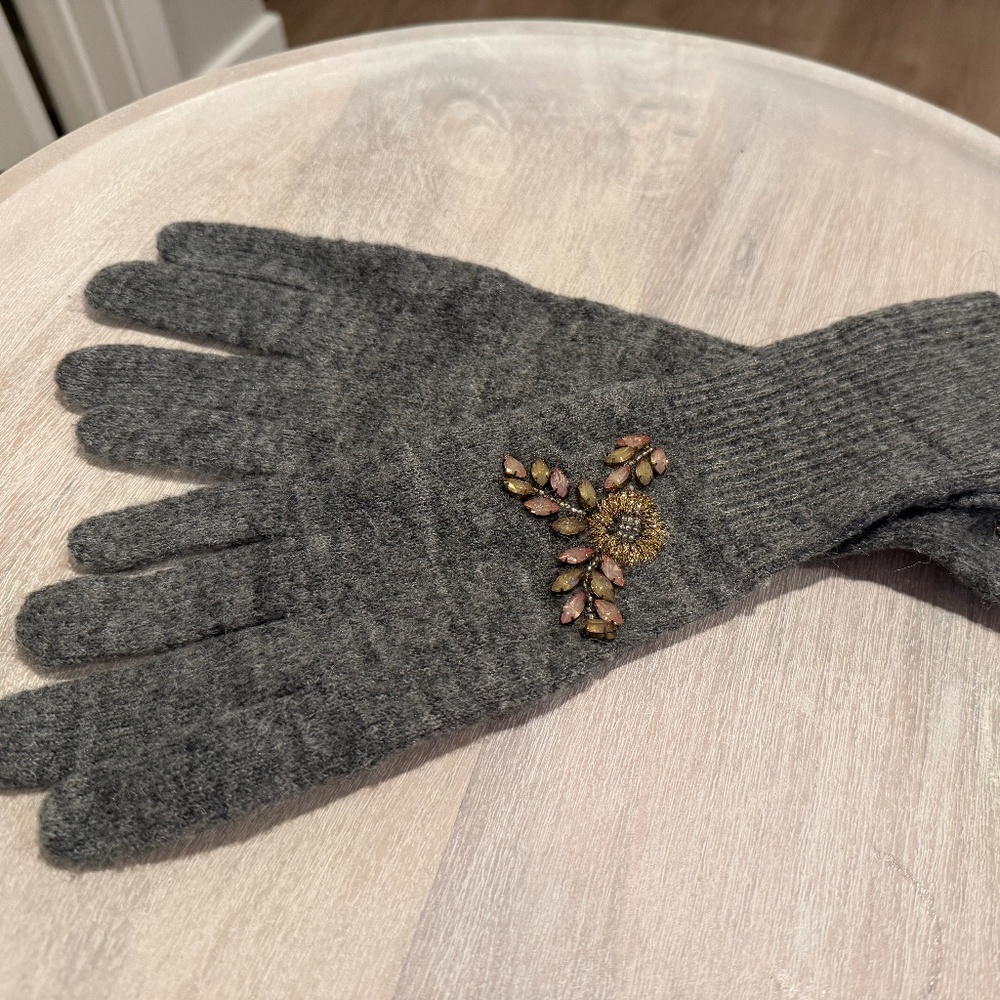 Anthropologie gray floral gloves